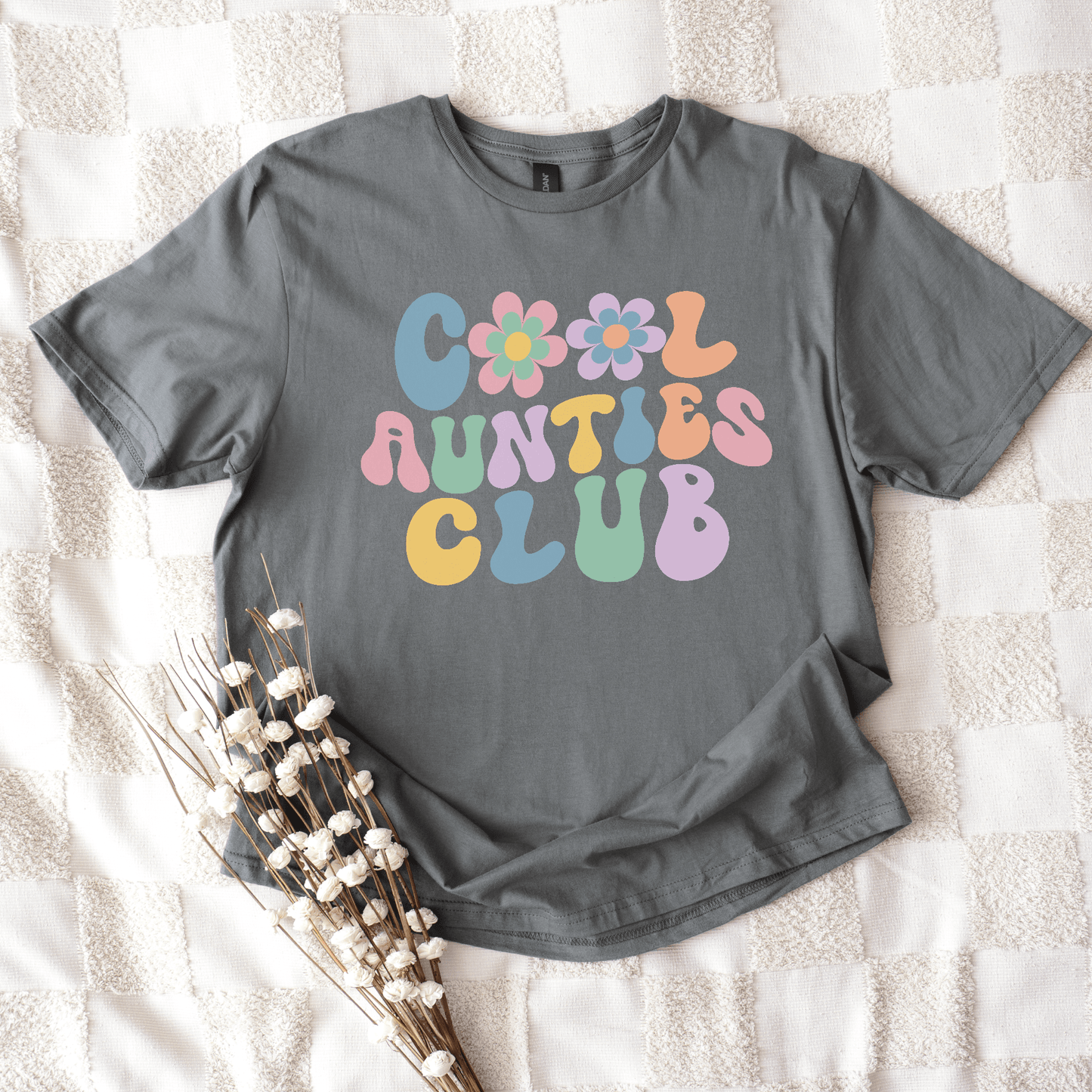 Cool Aunties Club Shirt | Retro Auntie Gift or Pregnancy Announcement