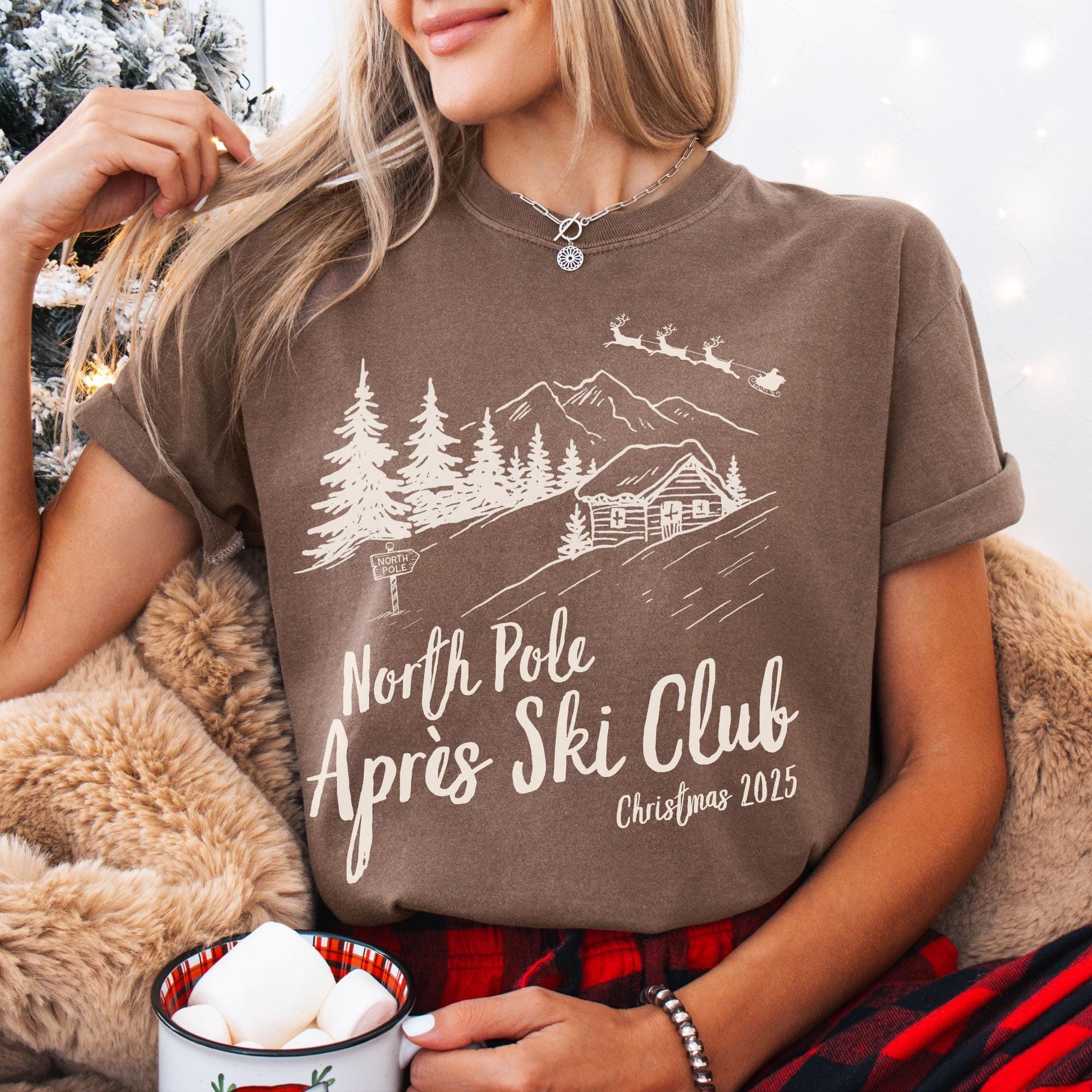 Après Ski Club Comfort Colors Shirt, Matching Family Christmas Tshirts, Christmas Group Tees, Ski Vacation Gifts, Trendy Holiday Gift, Santa