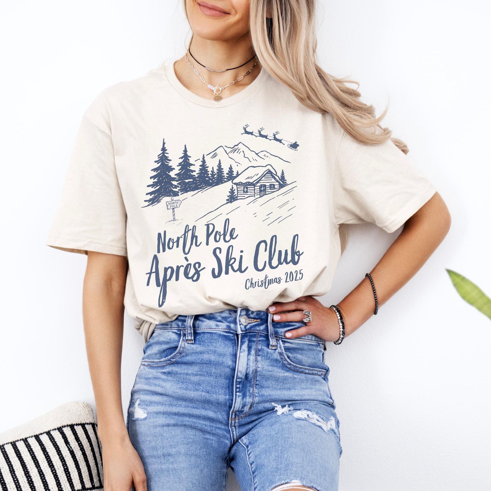 Après Ski Club Shirt, Matching Family Christmas Tshirts, Christmas Group Tees, Ski Vacation Gifts, Trendy Holiday Gift, Vintage Santa Shirts