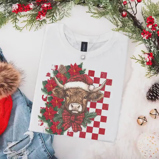 Highland Cow Christmas Shirt, Vintage Cowgirl Holiday Tee, Western Christmas Outfit, Cute Country Xmas T-Shirt, Coquette Cowgirl Gift