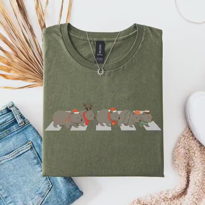 Wombat Christmas Shirt | Australian Animals Tee | Matching Family Aussie Xmas T-Shirts | Funny Kids & Expat Holiday Gifts | Christmas Shirt